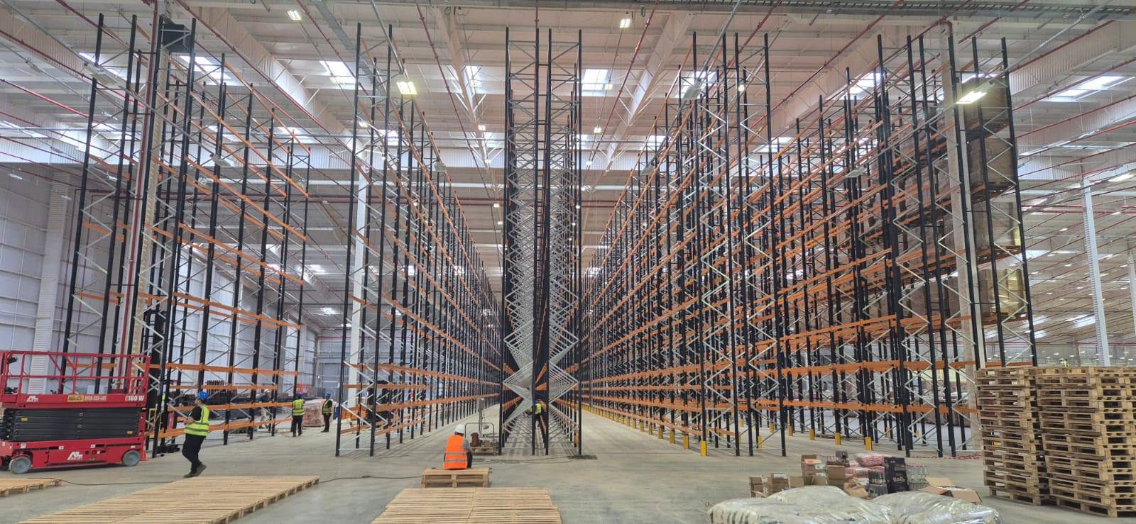 Instalación de racks industriales EMPAC en Paraguay